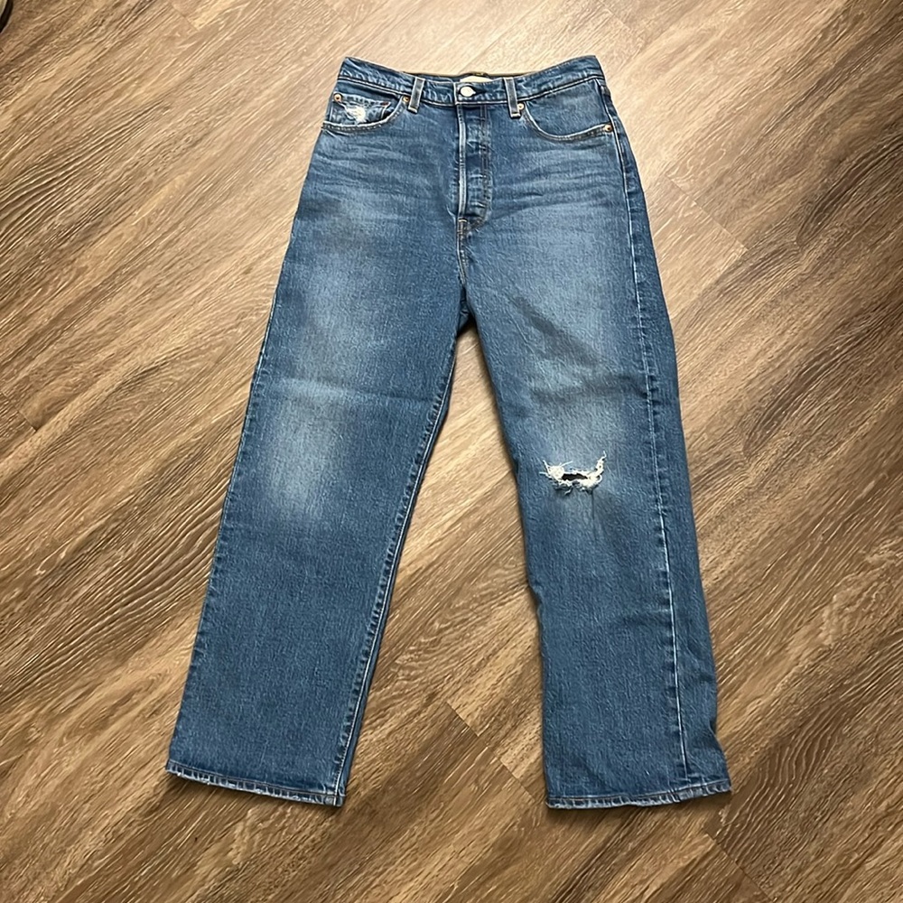 NWOT Levi Ribcage Straight Ankle